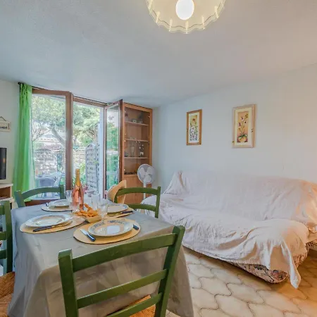 Holiday Les Dauphins By Interhome *