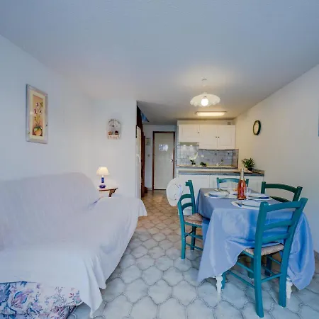 Holiday Les Dauphins By Interhome Casa vacanze *